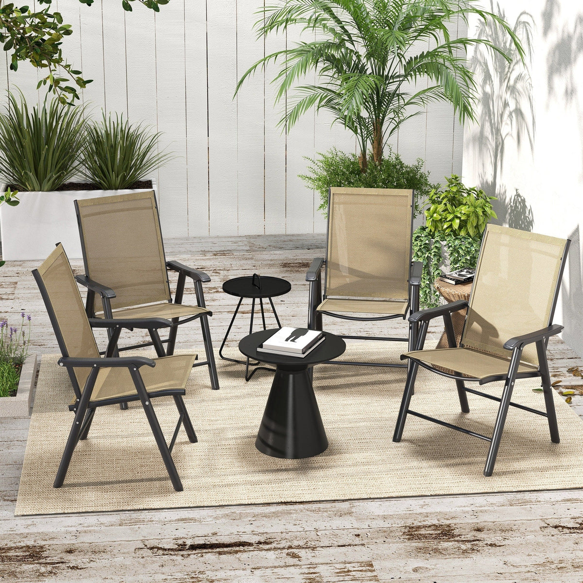 Set di 4 sedie pieghevoli da esterno Outsunny dal design semplice ed elegante, comode per terrazzo, giardino, cortile e viaggi