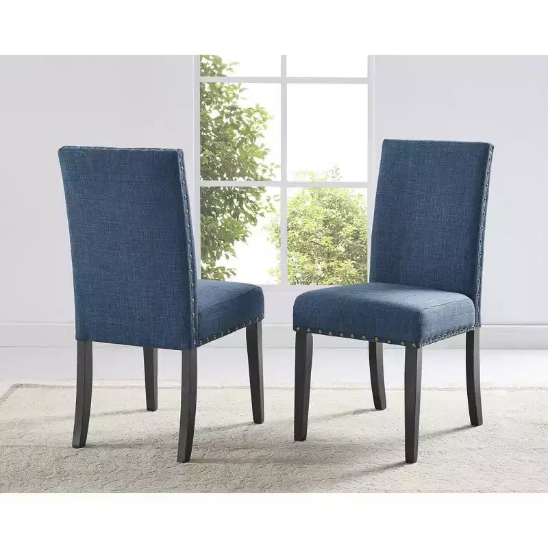 Set da pranzo in legno Biony Espresso di Roundhill Furniture con sedie in tessuto e borchie