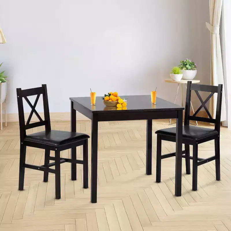 Set da pranzo FDW da 3/5 pezzi con struttura in legno massello di pino e sedie in ecopelle, marrone scuro