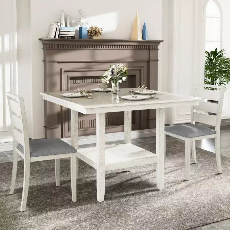 Set da pranzo rustico VECELO da 5 pezzi, tavolo quadrato in legno di gomma con ripiano e 4 sedie da pranzo imbottite senza braccioli per cucina, grigio