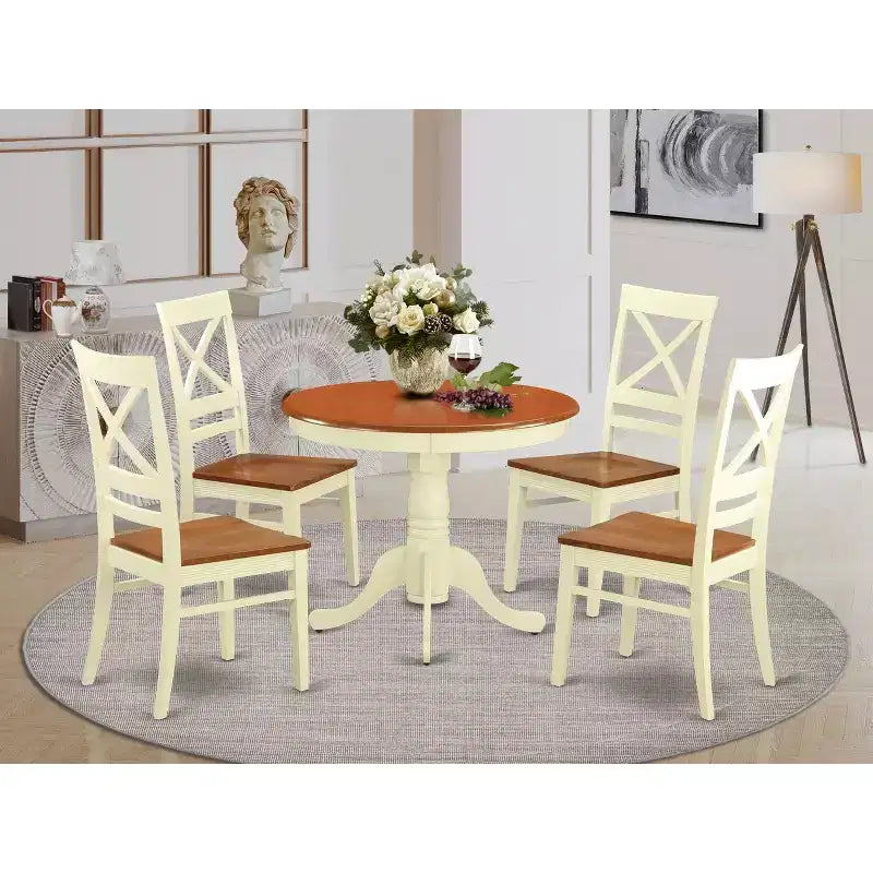 Tavolo da pranzo rotondo a 5 pezzi in legno massello con finitura Buttermilk e Ciliegio con 4 sedie con