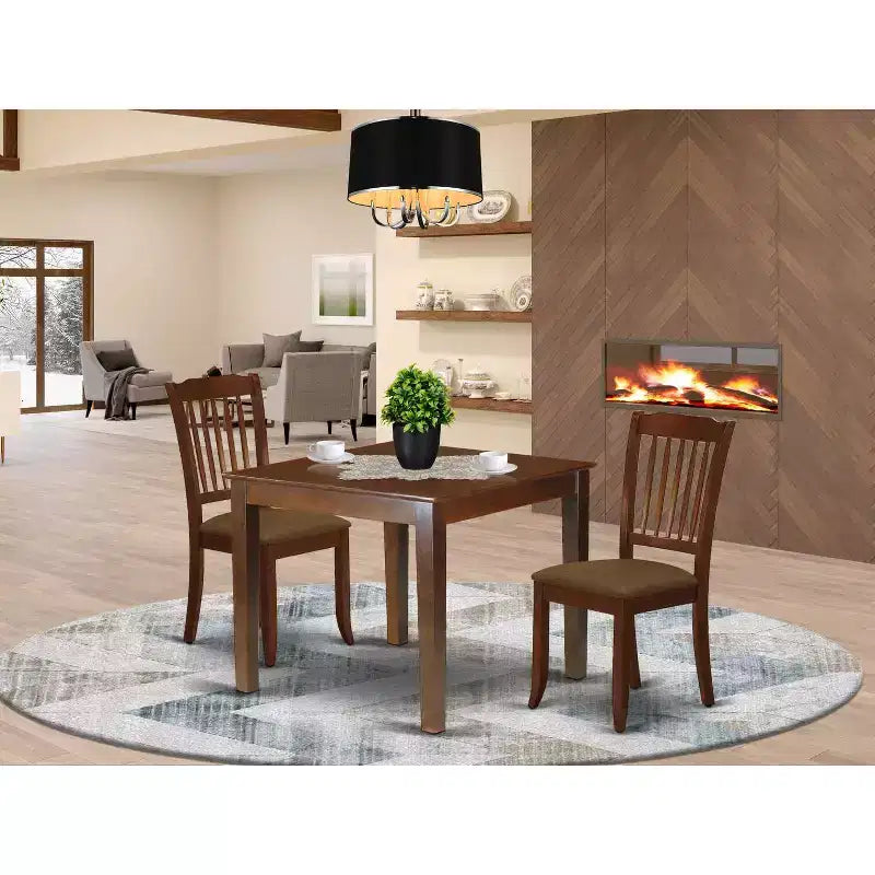 Set da tavolo da pranzo HomeStock a 3 pezzi con piano quadrato in legno massello con finitura mogano