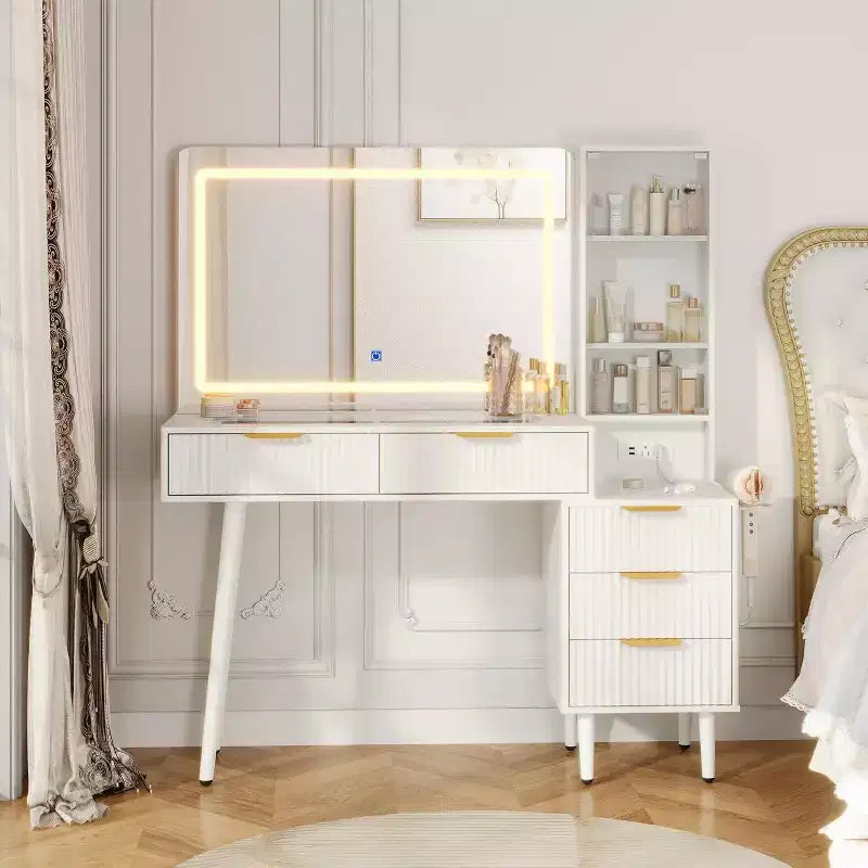 Toeletta da trucco scanalata da 122 cm con specchio a 3 modalità di illuminazione, piano in vetro e presa di corrente - Moderna toeletta per camera da letto