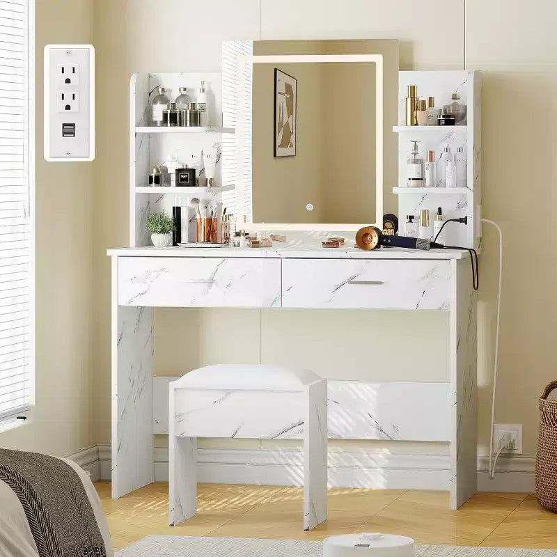 Set Toeletta Trucco Illuminata con Presa di Corrente e Sgabello Imbottito - Specchio con Luminosità Regolabile, 2 Cassetti e Ripiani Aperti, Scrivania Trucco per Camera da Letto