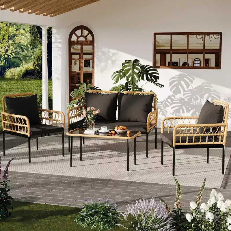 Set da bistrò da patio in vimini da 4 pezzi con tavolino con piano in vetro e sedie moderne in rattan, per appartamento, cortile, portico, balcone, prato
