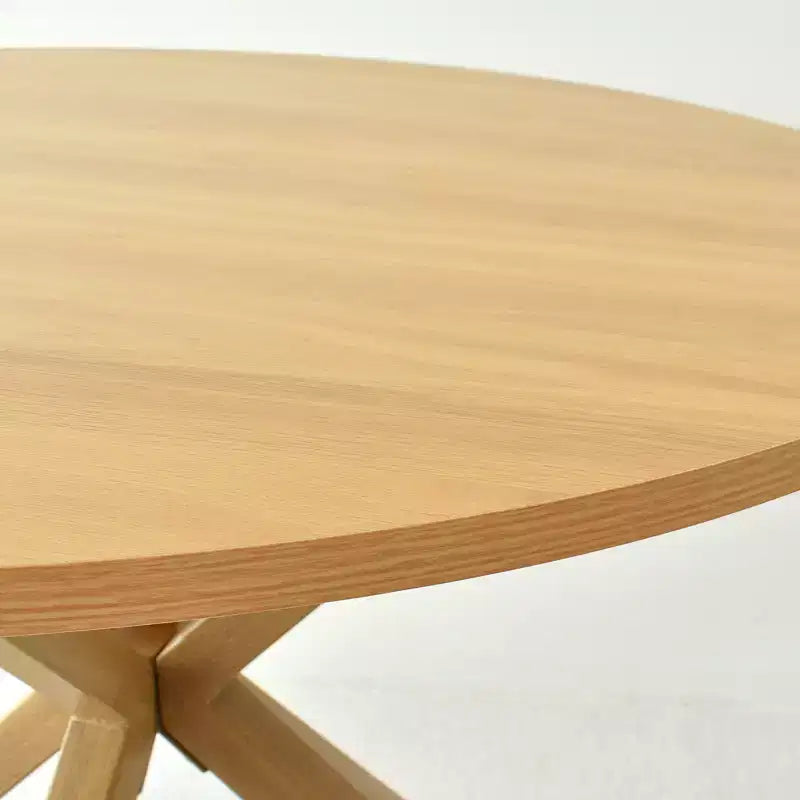 Moderno set da pranzo per 4, tavolo su piedistallo salvaspazio con sedie imbottite in boucle, schienale in rattan a rete, uso appartamento-Panipeachy