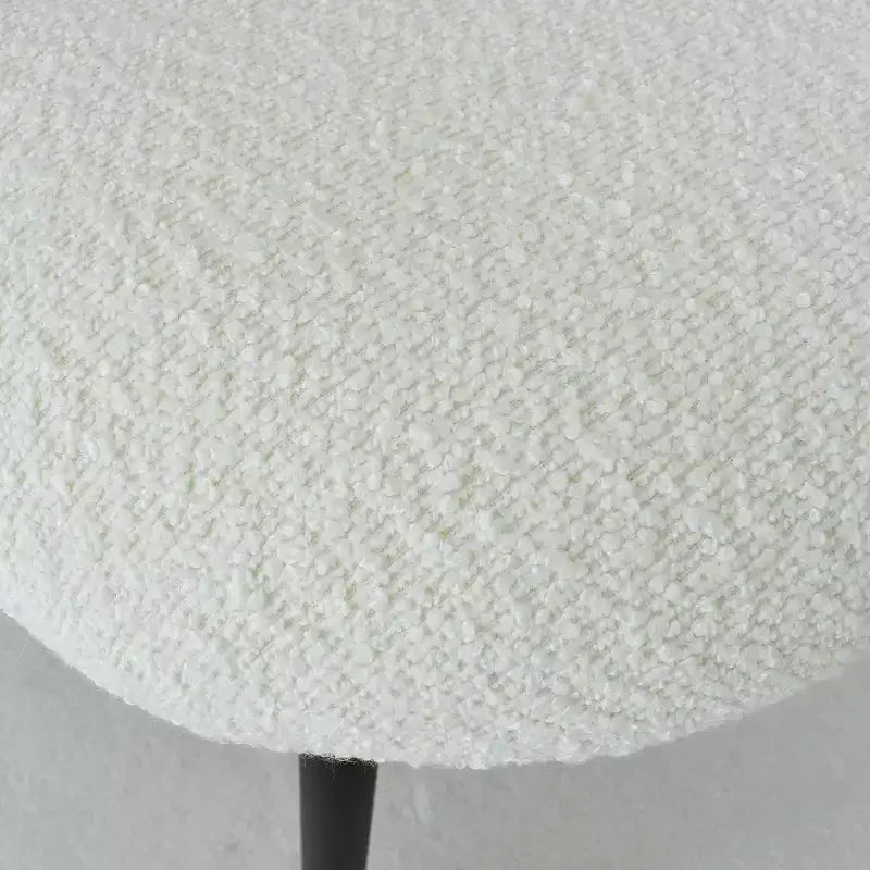 Moderno set da pranzo per 4, tavolo su piedistallo salvaspazio con sedie imbottite in boucle, schienale in rattan a rete, uso appartamento-Panipeachy