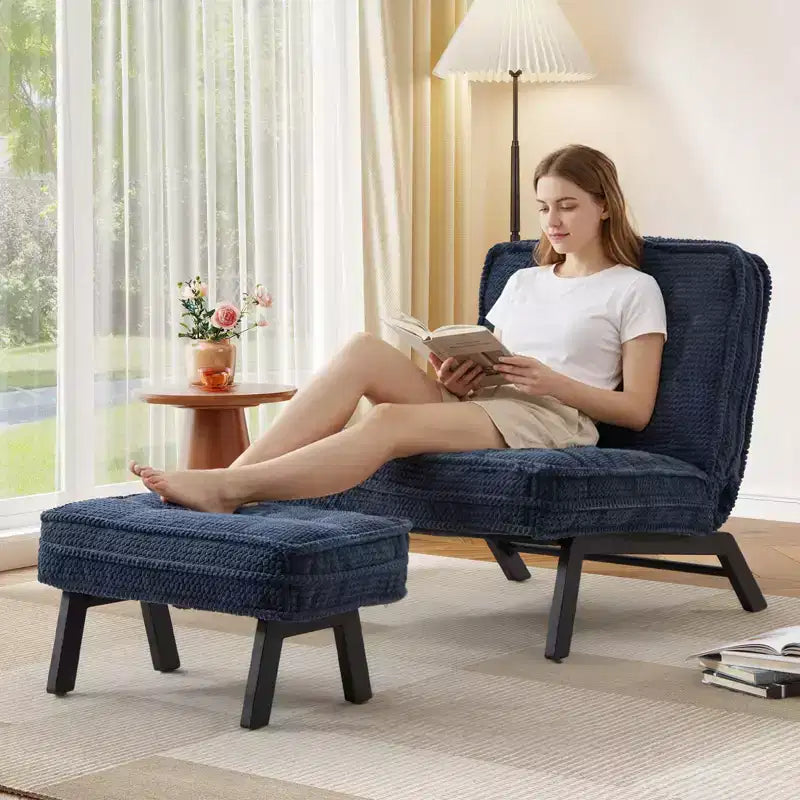 Poltrona Bestier Accent con schienale regolabile, poltrona relax imbottita con pouf, poltrona reclinabile imbottita per sala lettura