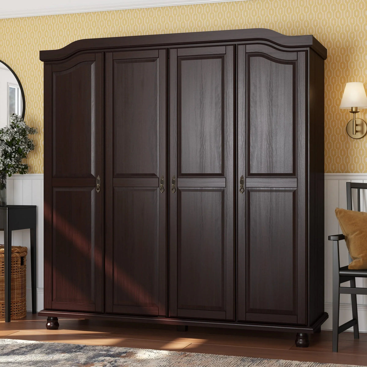 Armadio a 4 ante Kyle Palace Imports in legno massello al 100%, con ante in legno massello o a specchio