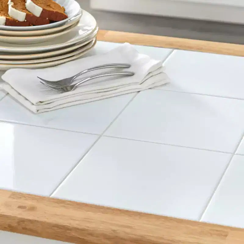 Set da pranzo rettangolare Buylateral 5 pezzi Tara Farmhouse con piano in piastrelle e sedie a fuso Bianco/Naturale