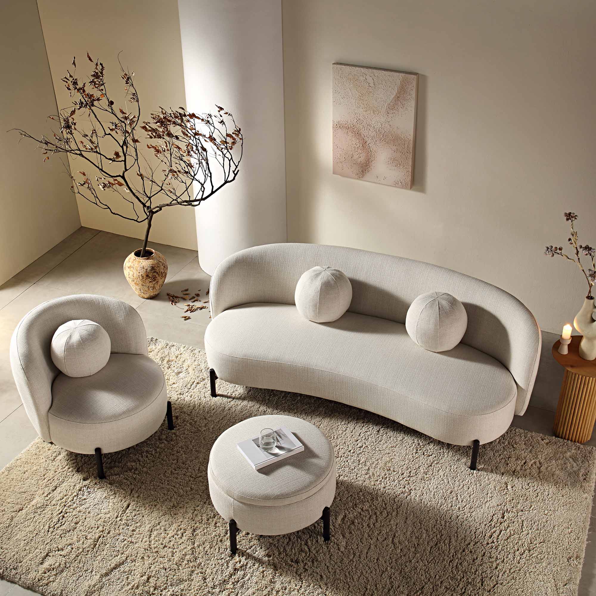 Divano curvo a 3 posti con cuscini a sfera, misto lino beige