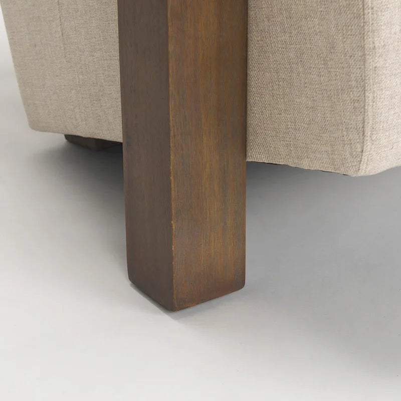 Poltrona decorativa Sovereign in tessuto beige con struttura in legno massello marrone scuro