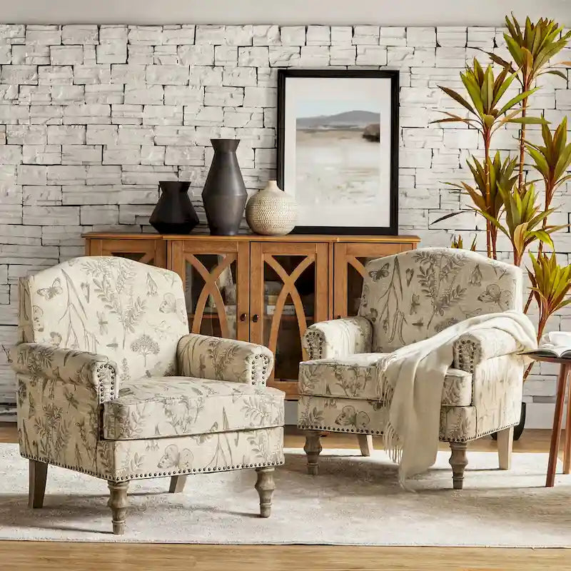 Poltrona Yahweh Farmhouse con testine decorative e braccioli arrotolati di HULALA HOME (Set di 2)