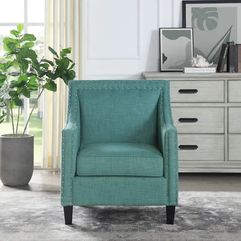 Poltrona d'accento Erica con borchie decorative cromate