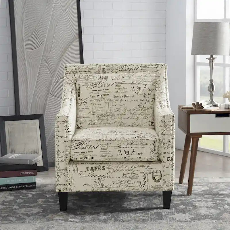 Poltrona d'accento Erica con borchie decorative cromate
