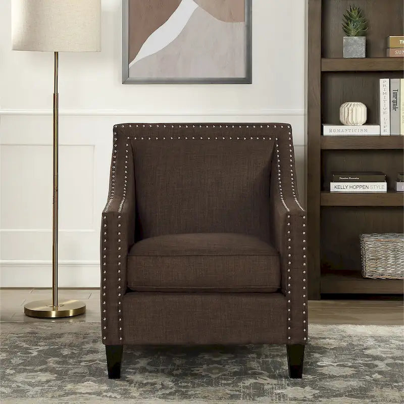 Poltrona d'accento Erica con borchie decorative cromate