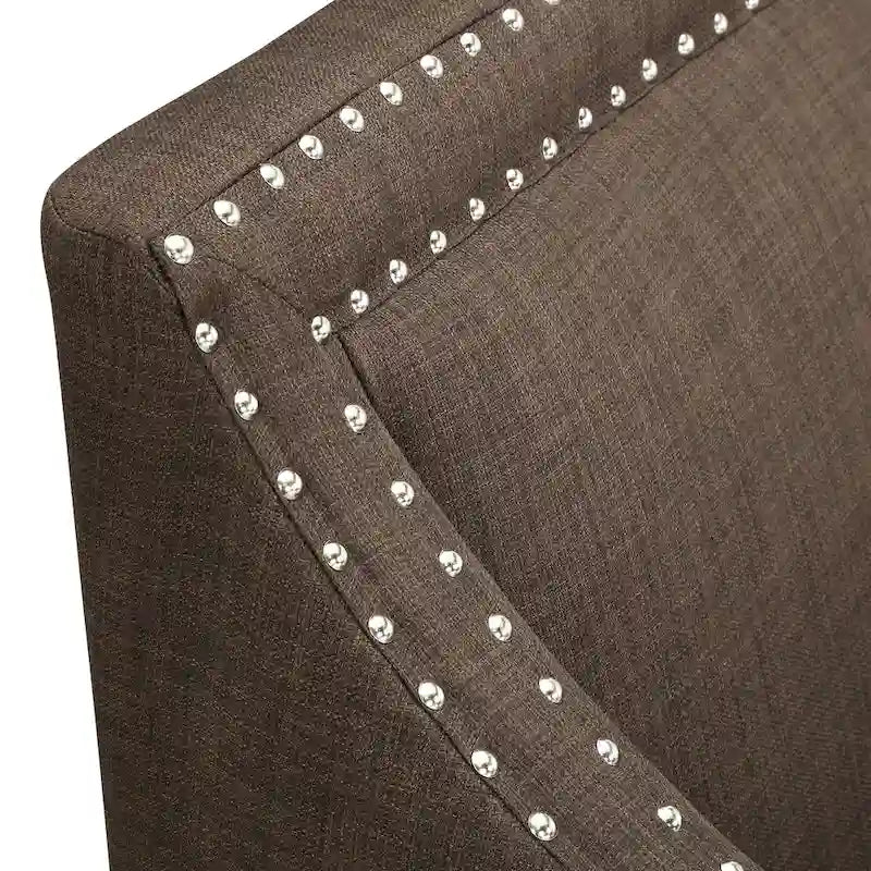 Poltrona d'accento Erica con borchie decorative cromate