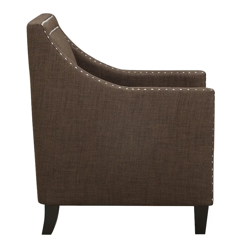 Poltrona d'accento Erica con borchie decorative cromate