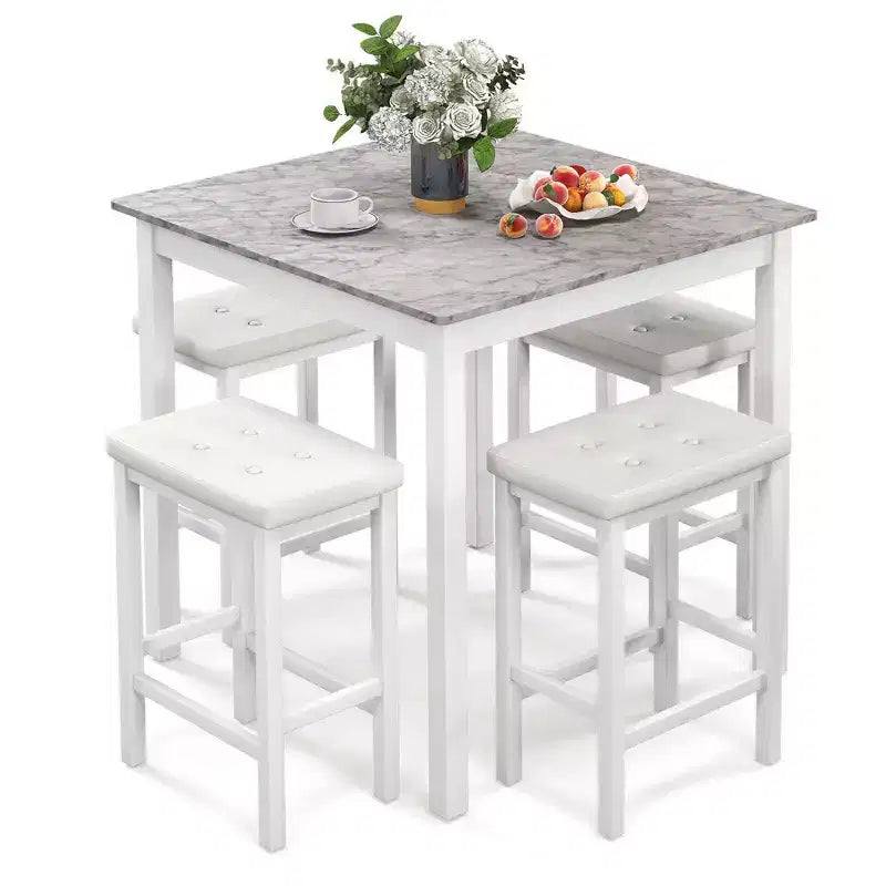 Costway Set Tavolo da Bar 5 Pezzi Tavolo Quadrato da Pranzo e 4 Sgabelli da Bar Imbottiti in Pelle PVC Marrone/Bianco