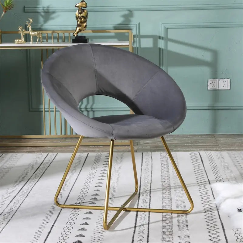 Sedia di design in velluto setoso con base rifinita color oro