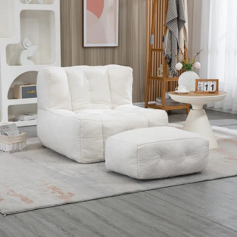 Flauschiger Sitzsack mit Memory-Schaumstoff und Hocker