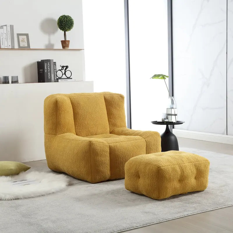 Flauschiger Sitzsack mit Memory-Schaumstoff und Hocker
