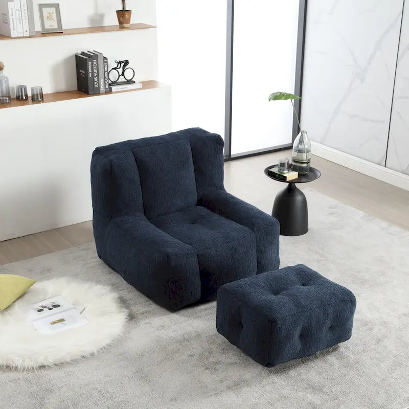 Flauschiger Sitzsack mit Memory-Schaumstoff und Hocker