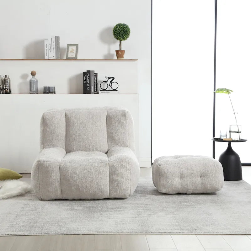 Flauschiger Sitzsack mit Memory-Schaumstoff und Hocker