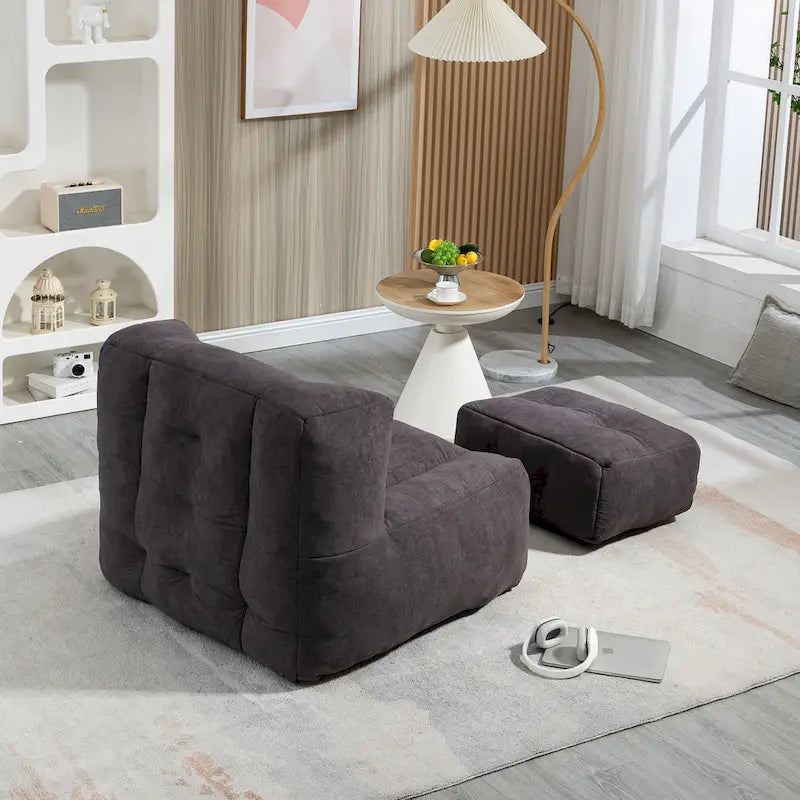 Flauschiger Sitzsack mit Memory-Schaumstoff und Hocker