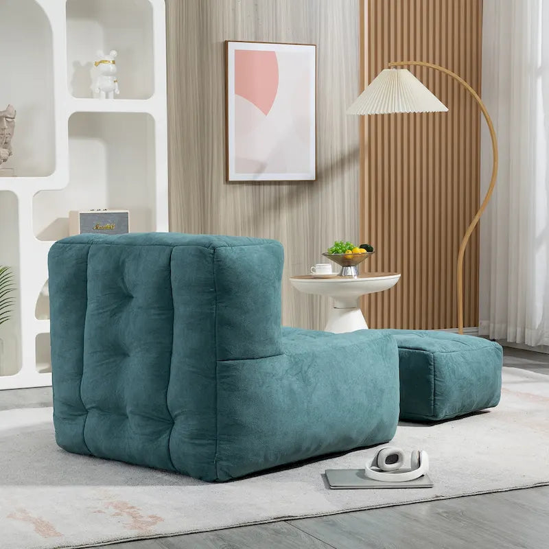 Flauschiger Sitzsack mit Memory-Schaumstoff und Hocker