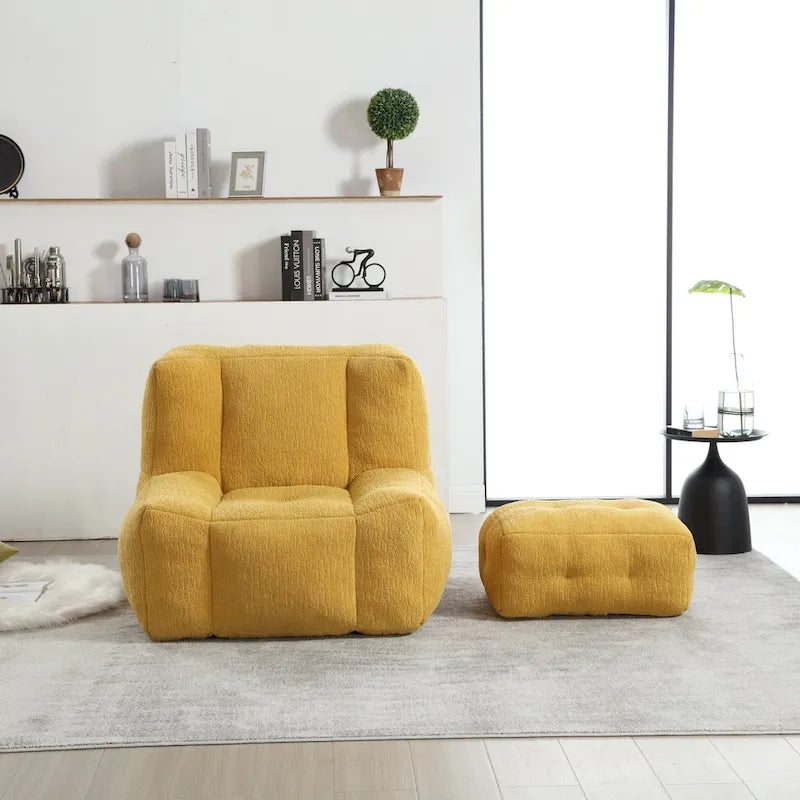 Flauschiger Sitzsack mit Memory-Schaumstoff und Hocker