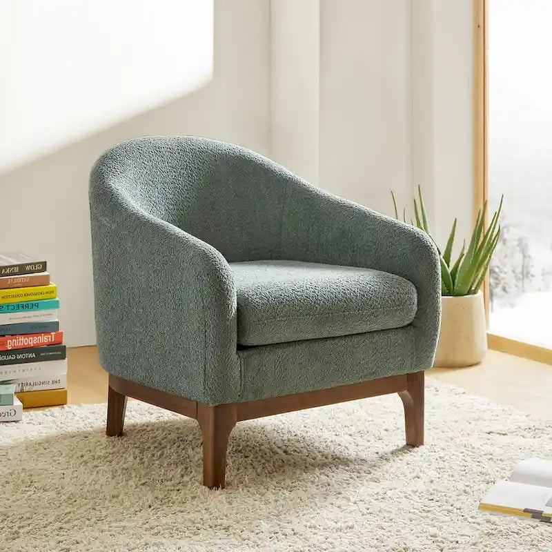 Poltrona a botte Augus Modern Boucle con gambe in legno massello di HULALA HOME