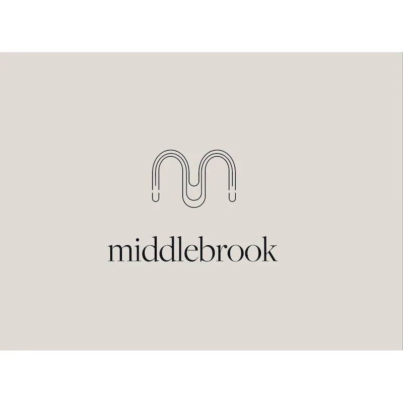 Middlebrook Designs kutni ukrasni ormarić širine 30 inča